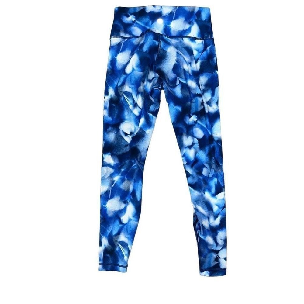 Lululemon‎ Wunder Under High-Rise Tight Blue White Abstract Floral Legging 4